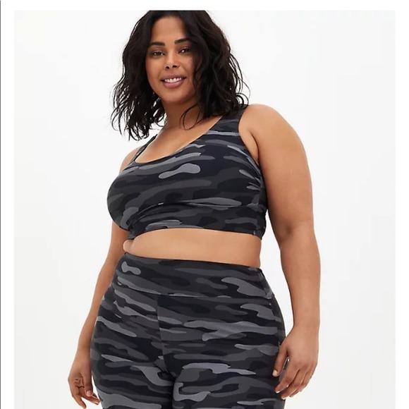 New! Torrid sz 2 Camo Swim Bathing Suit Top 2X - Picture 2 of 4